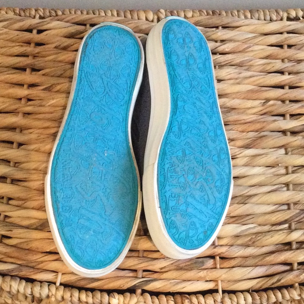 🌿NEW Navy Blue Slip-Ons🌿 - Picture 5 of 9